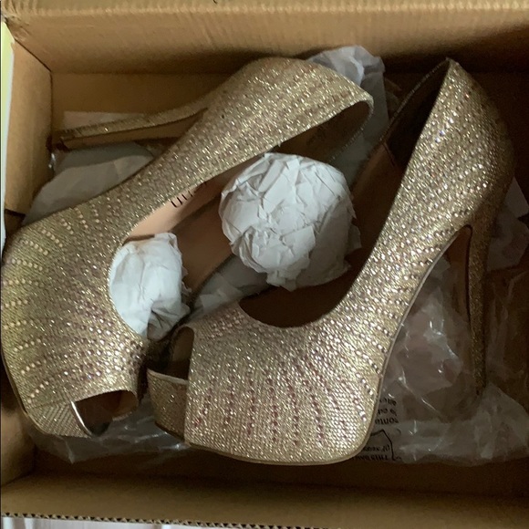 Sparkling Heels - Picture 1 of 2